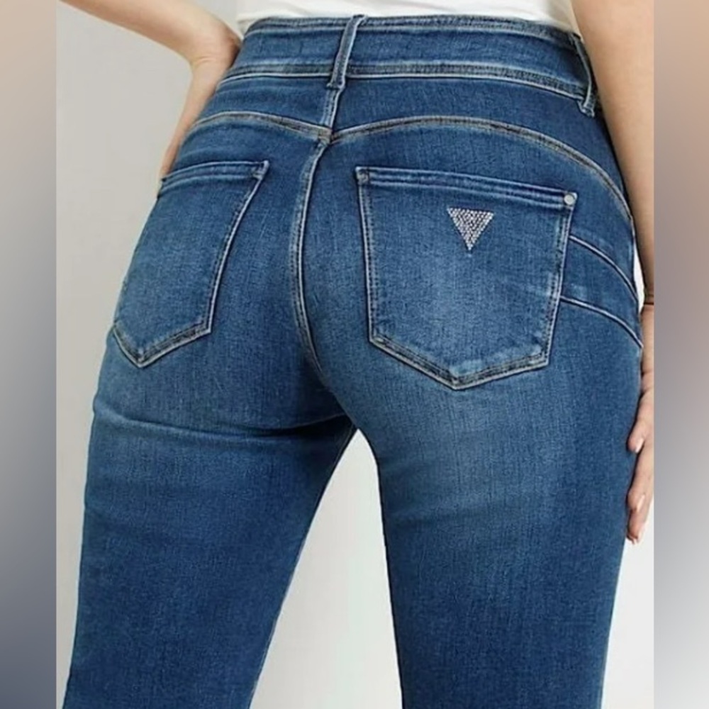 Guess Jeans Sadie Straight shape up jeans NWT - Picture 2 of 11